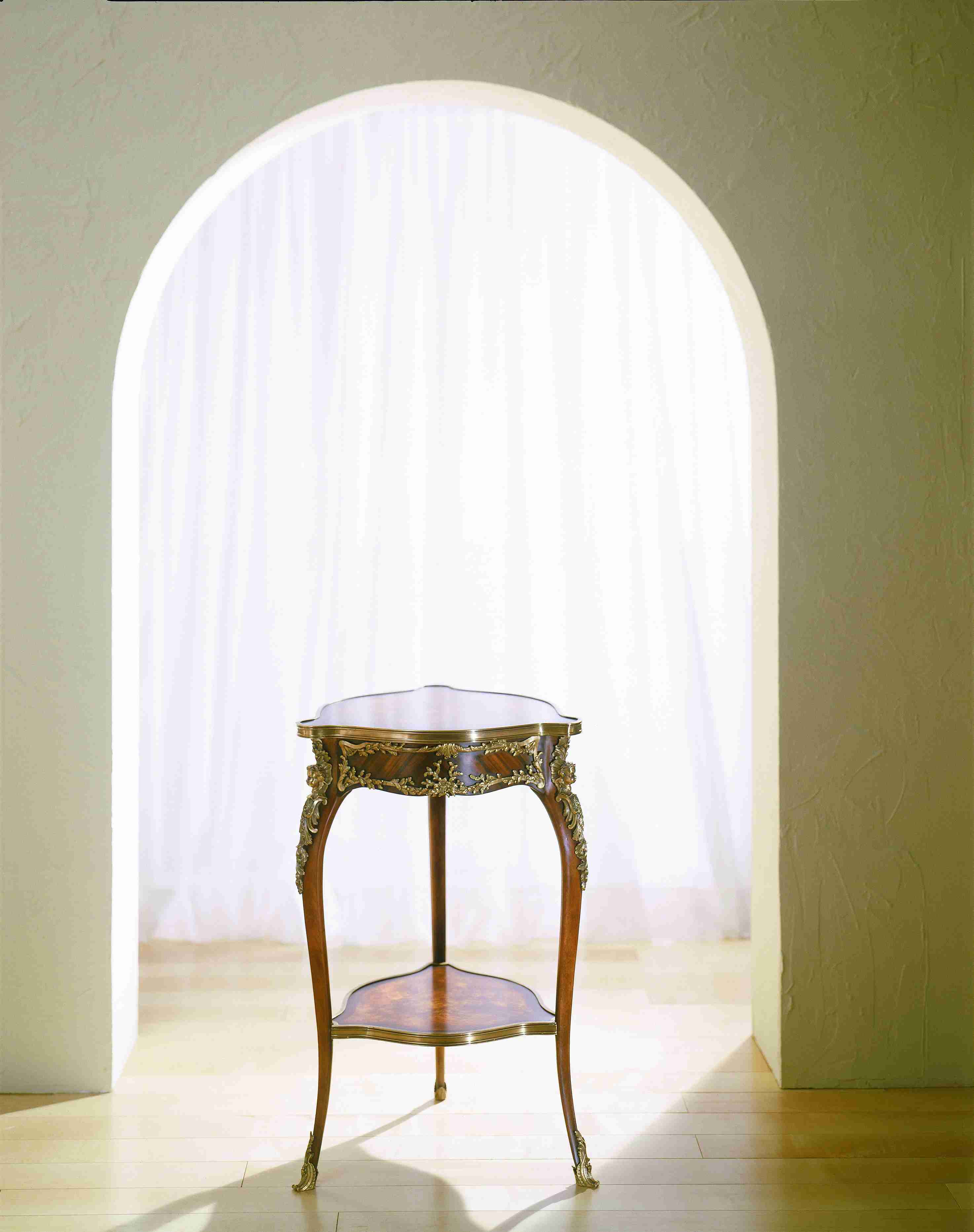 CARYATIDS ACCENT TABLE