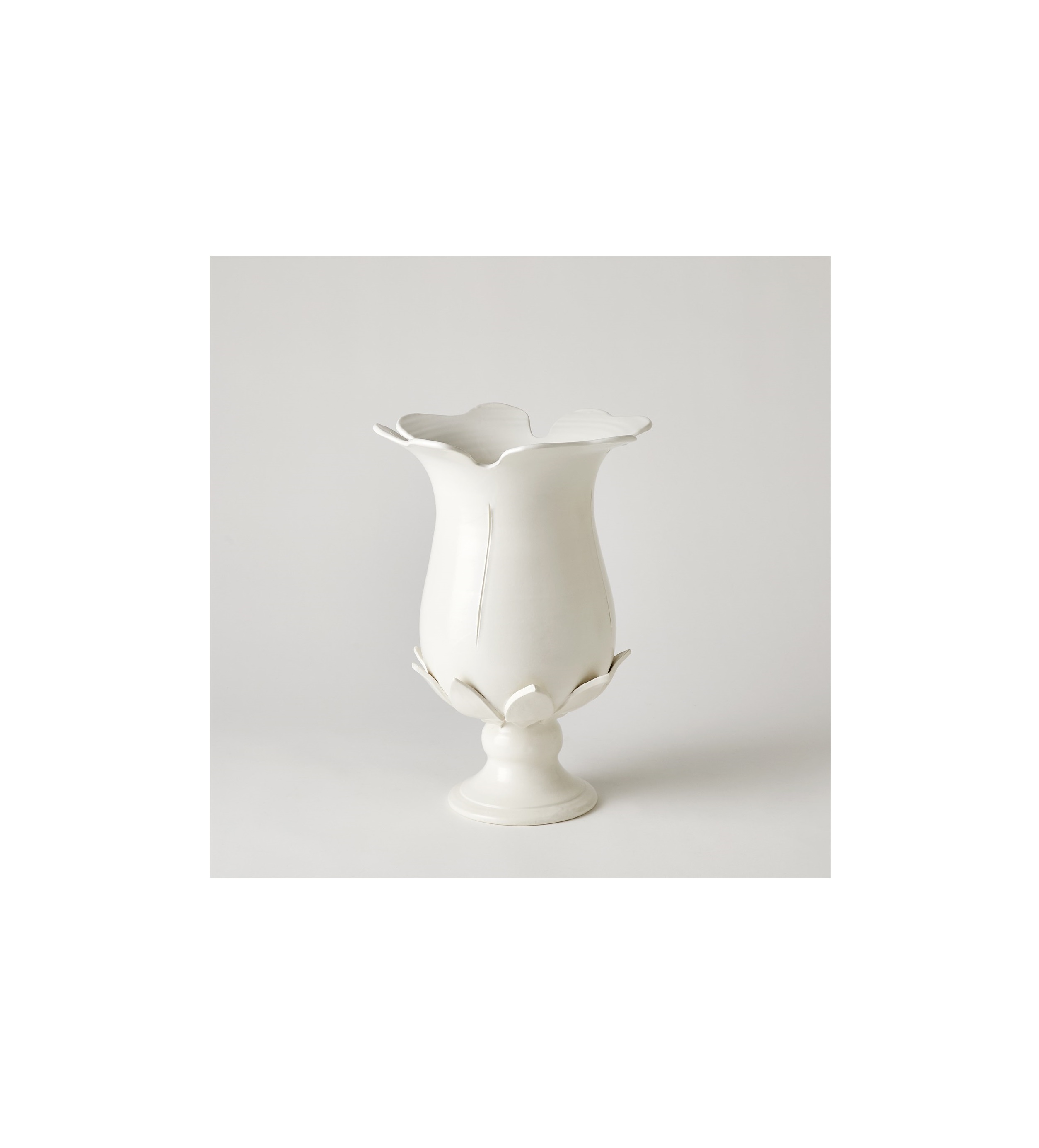 BLOSSOM VASE-MATTE WHITE-MED