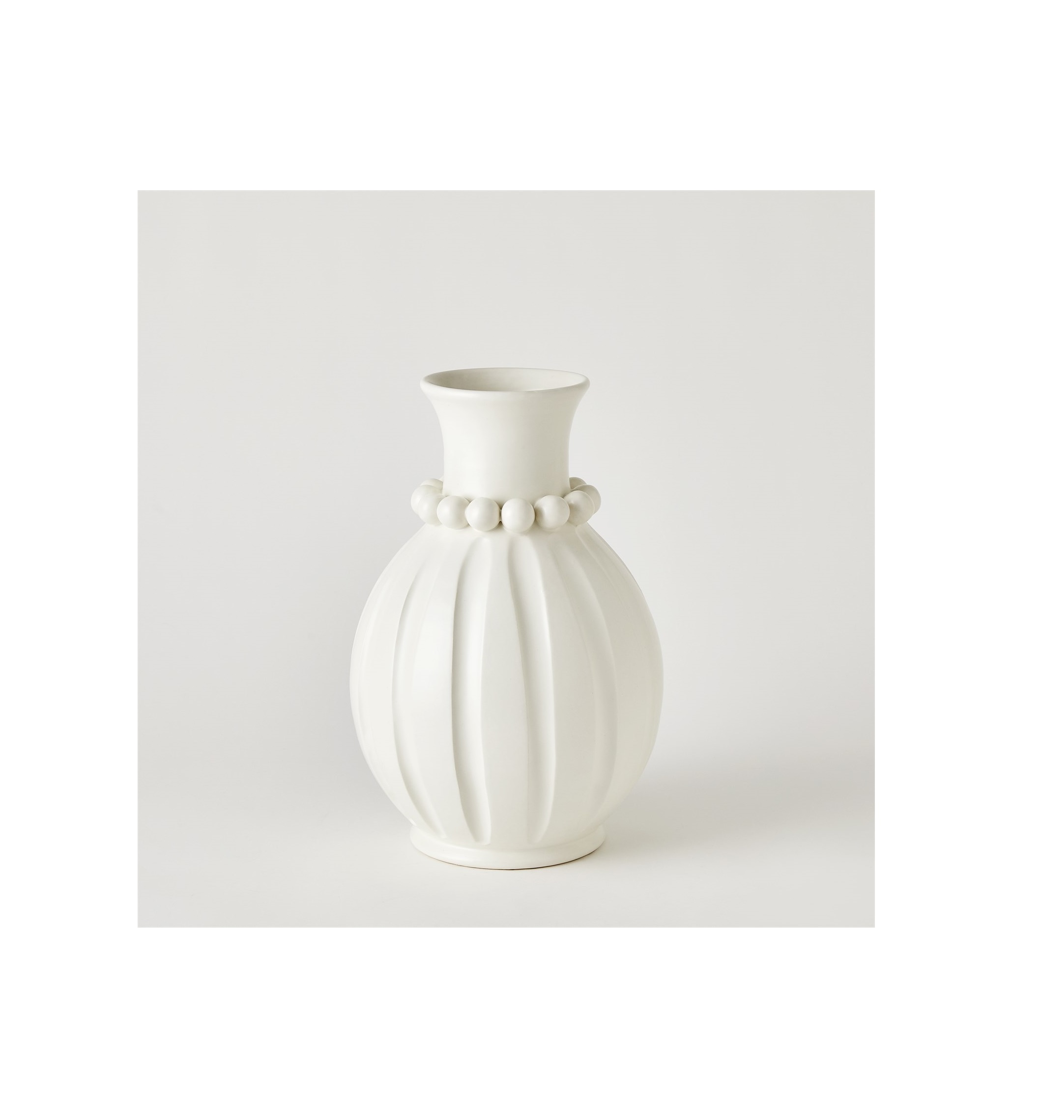 PEARL VASE-MATTE WHITE