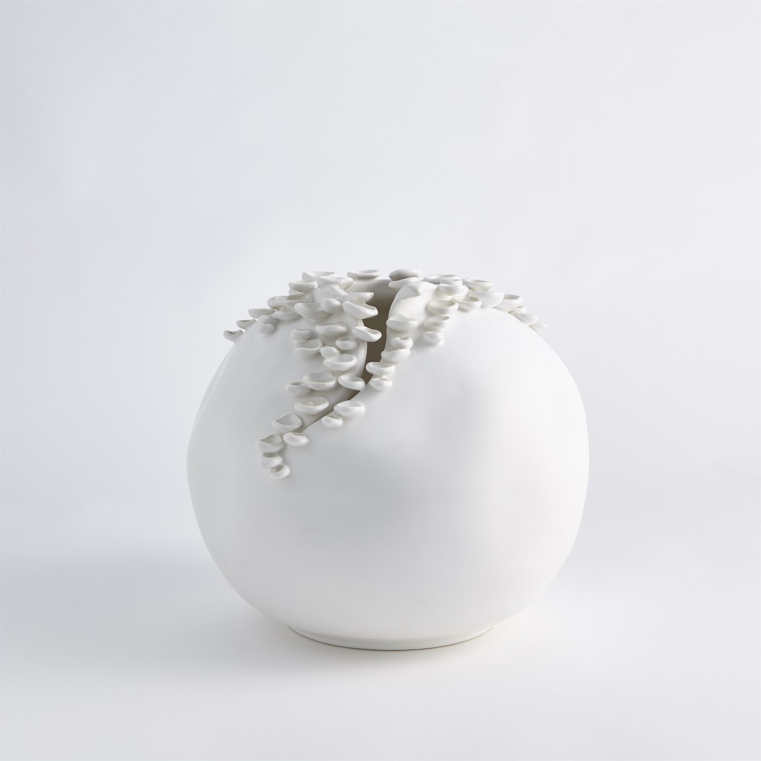 CASCADING REEF VASE-WHITE-SHORT